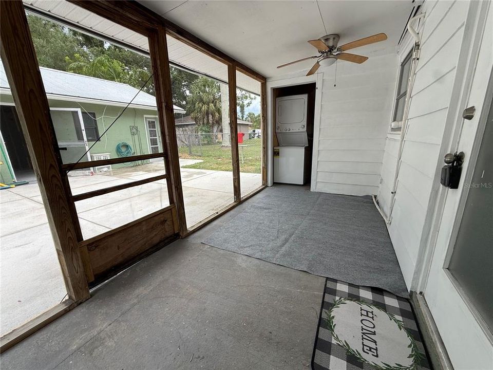 For Rent: $1,995 (3 beds, 2 baths, 1000 Square Feet)