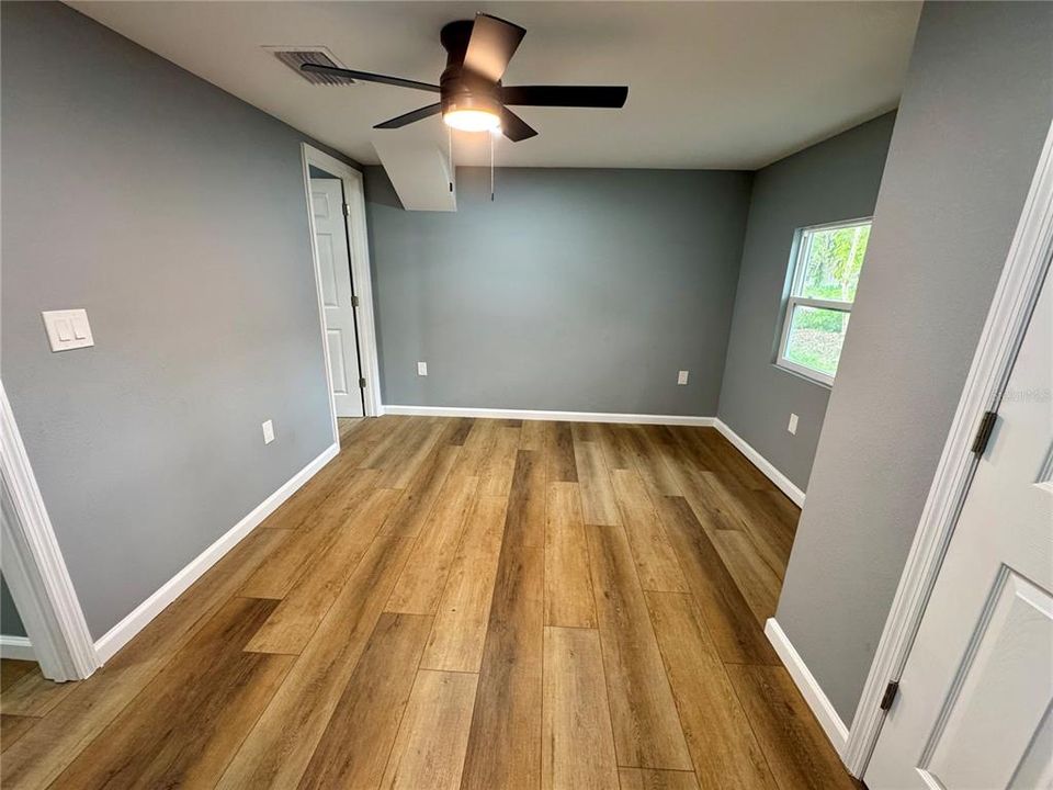 For Sale: $240,000 (3 beds, 2 baths, 1016 Square Feet)