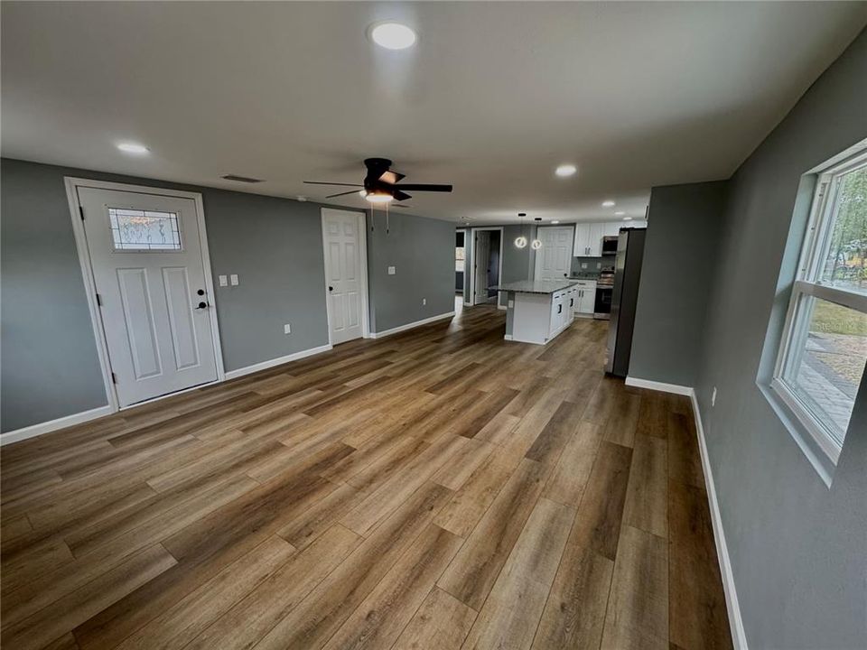 For Sale: $240,000 (3 beds, 2 baths, 1016 Square Feet)