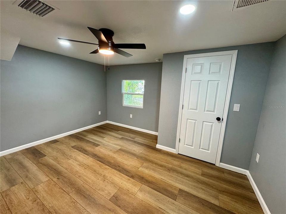 For Sale: $240,000 (3 beds, 2 baths, 1016 Square Feet)