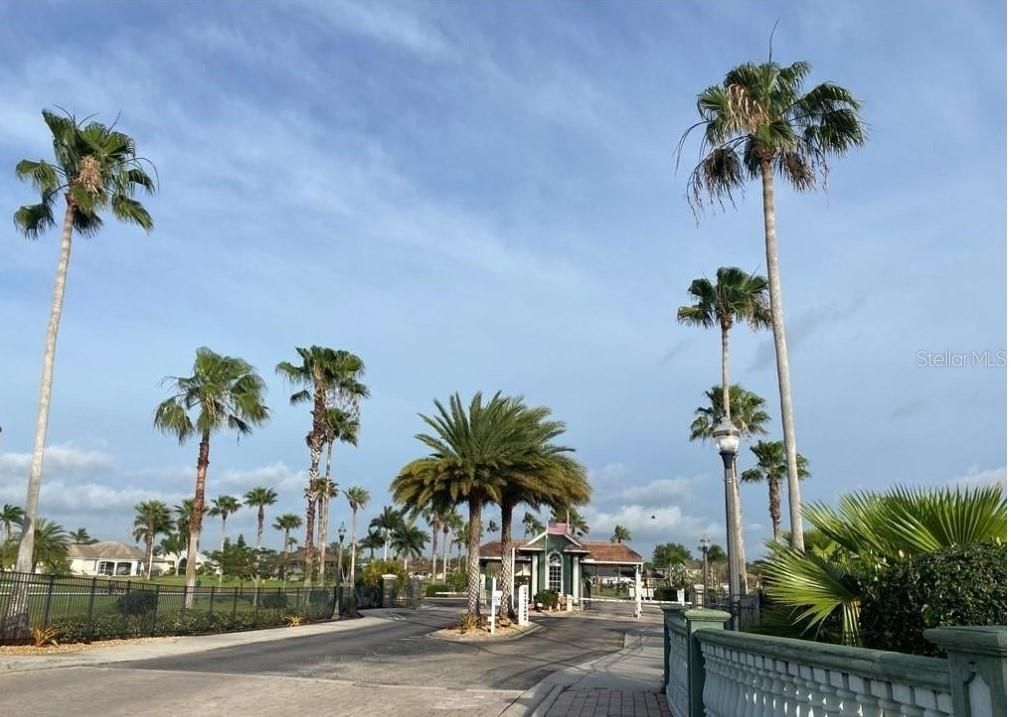 For Rent: $2,250 (3 beds, 2 baths, 2770 Square Feet)