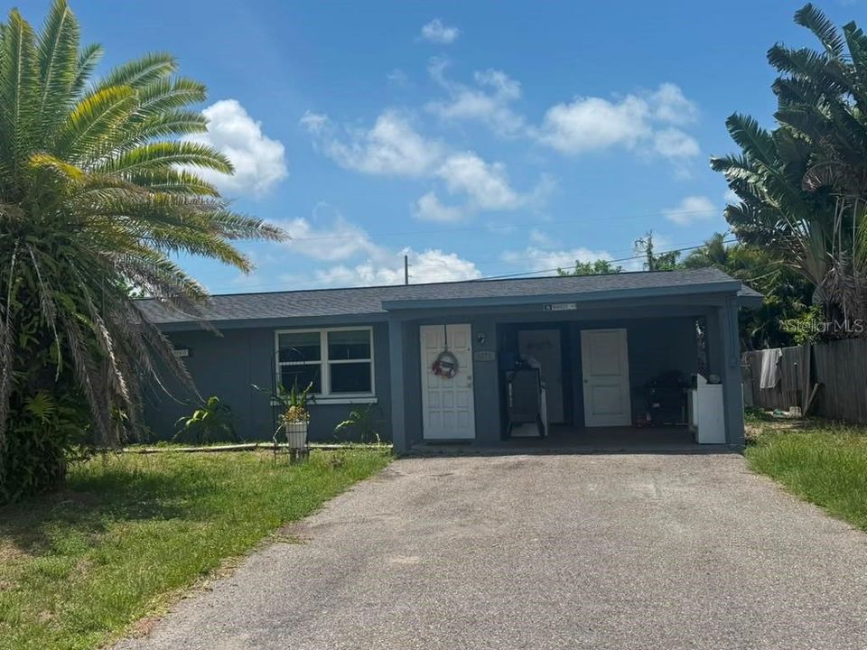 For Sale: $139,900 (2 beds, 1 baths, 960 Square Feet)
