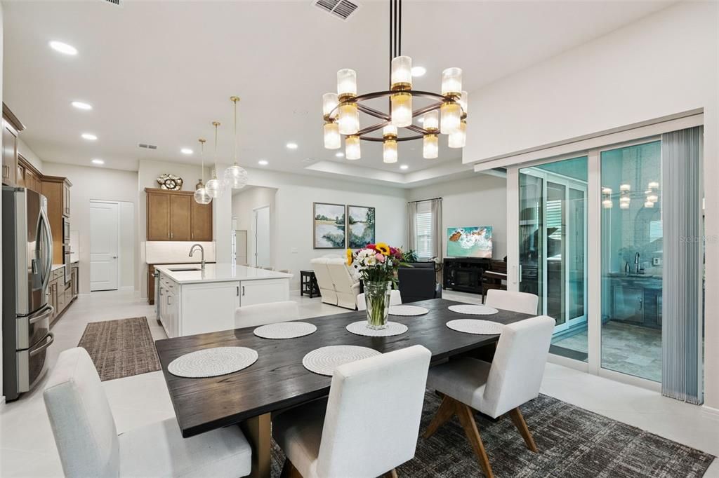 En Venta: $849,000 (3 camas, 3 baños, 2808 Pies cuadrados)