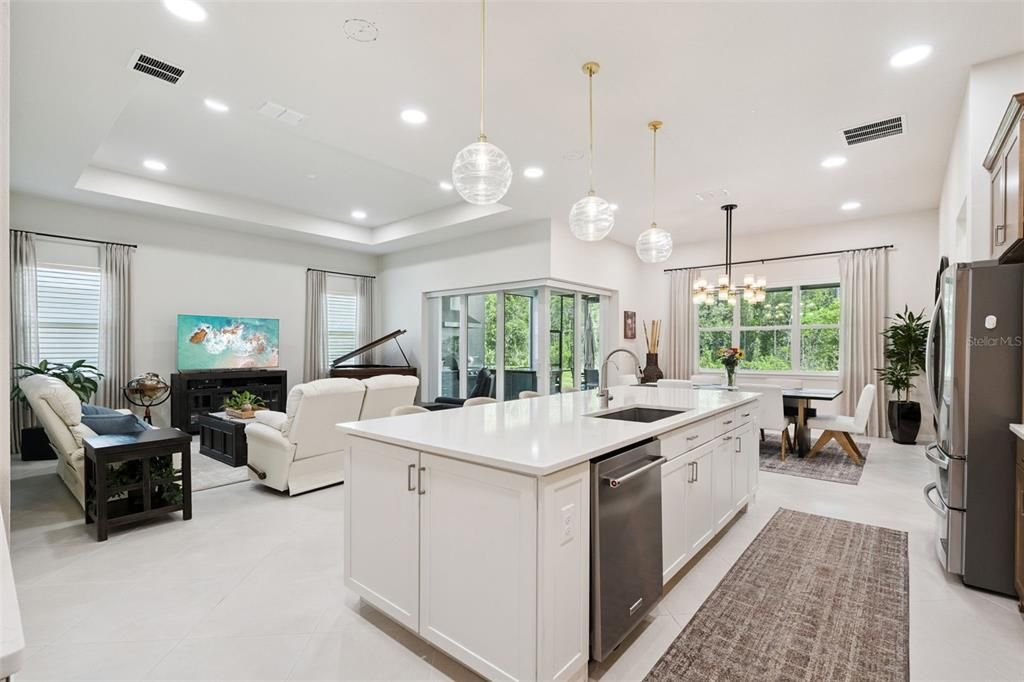 En Venta: $849,000 (3 camas, 3 baños, 2808 Pies cuadrados)