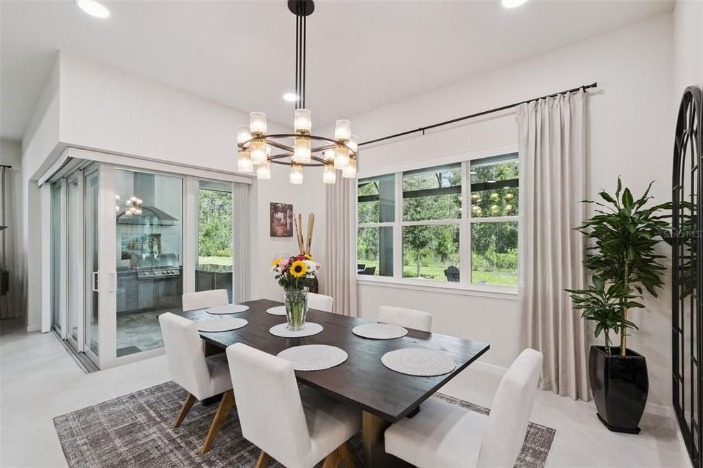 En Venta: $849,000 (3 camas, 3 baños, 2808 Pies cuadrados)