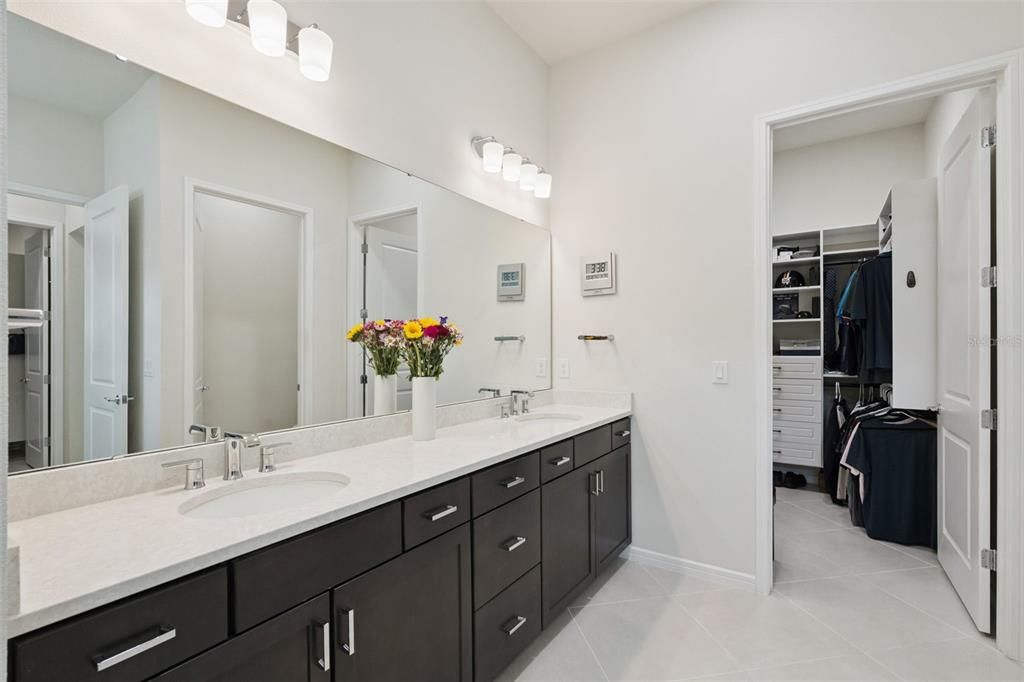 En Venta: $849,000 (3 camas, 3 baños, 2808 Pies cuadrados)