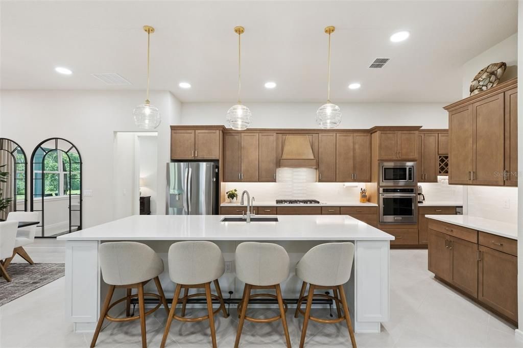 En Venta: $849,000 (3 camas, 3 baños, 2808 Pies cuadrados)