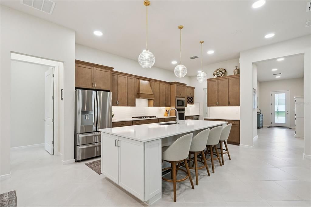 En Venta: $849,000 (3 camas, 3 baños, 2808 Pies cuadrados)