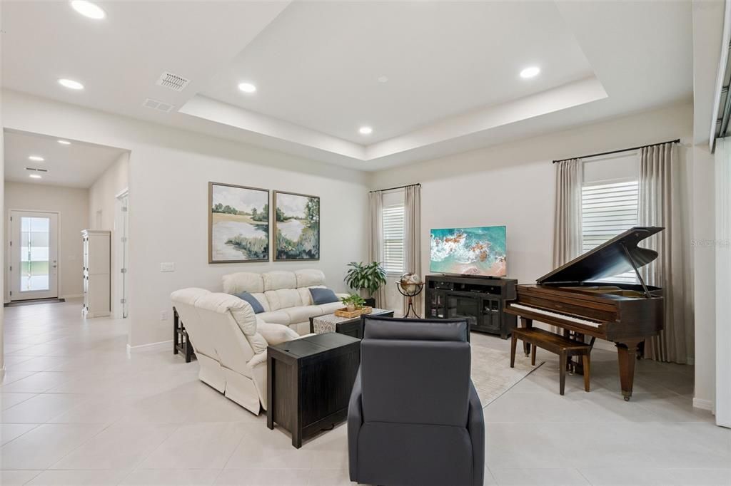 En Venta: $849,000 (3 camas, 3 baños, 2808 Pies cuadrados)