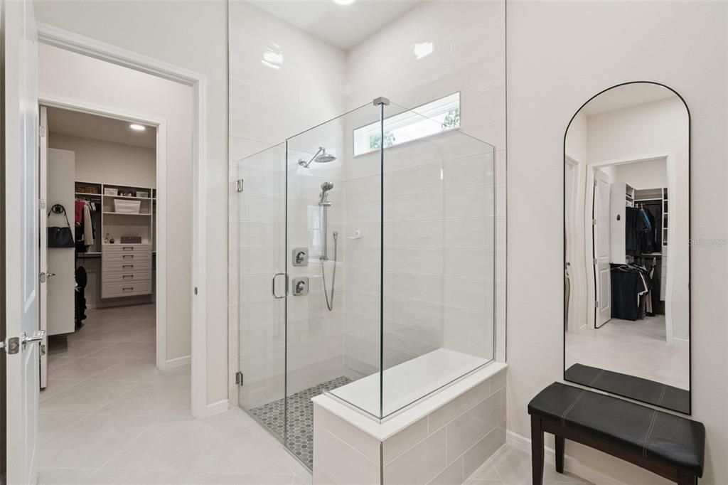 En Venta: $849,000 (3 camas, 3 baños, 2808 Pies cuadrados)