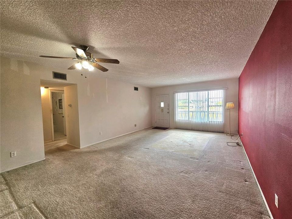 На продажу: $149,900 (2 спален, 2 ванн, 1340 Квадратных фут)