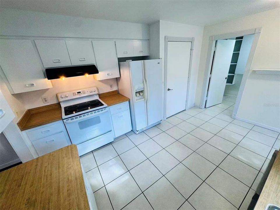 For Rent: $2,100 (2 beds, 2 baths, 1454 Square Feet)