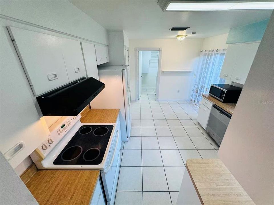 For Rent: $2,100 (2 beds, 2 baths, 1454 Square Feet)