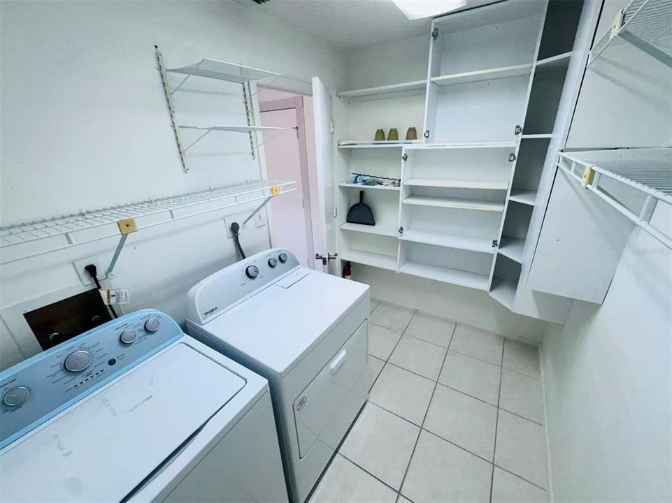 For Rent: $2,100 (2 beds, 2 baths, 1454 Square Feet)