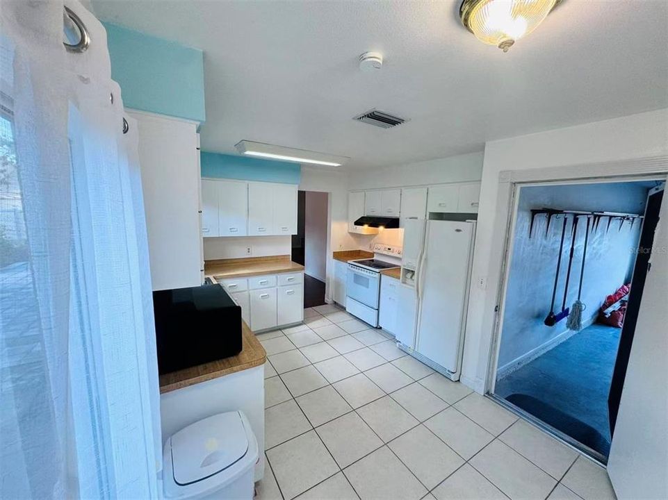 For Rent: $2,100 (2 beds, 2 baths, 1454 Square Feet)