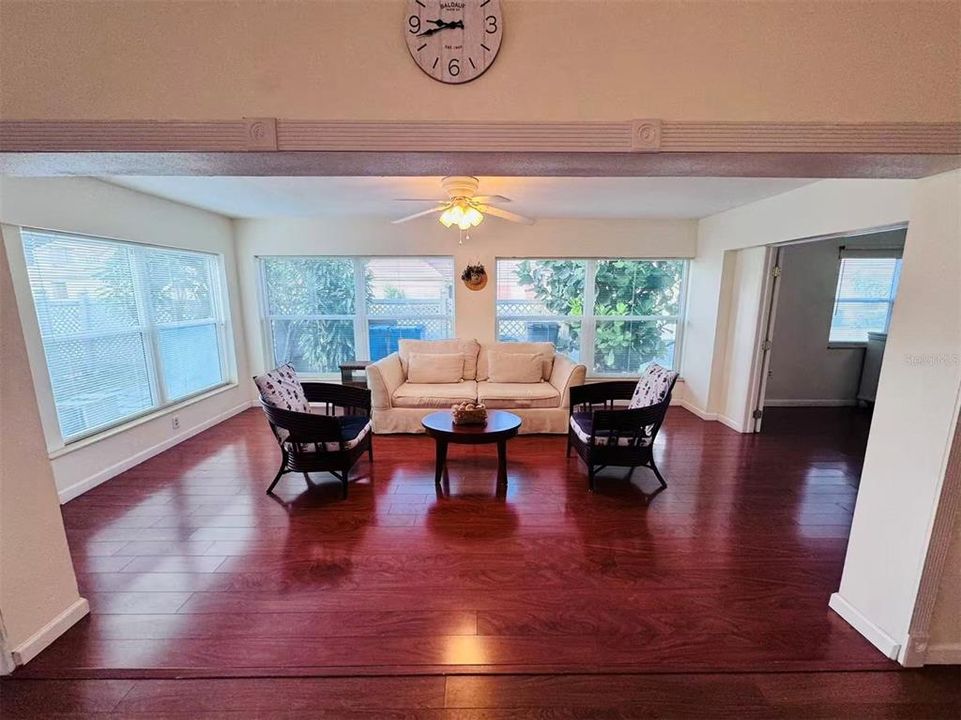For Rent: $2,100 (2 beds, 2 baths, 1454 Square Feet)
