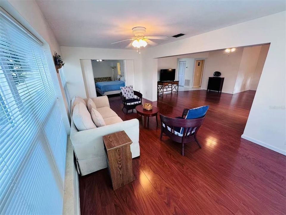 For Rent: $2,100 (2 beds, 2 baths, 1454 Square Feet)