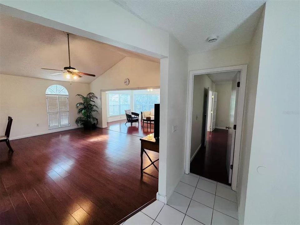 For Rent: $2,100 (2 beds, 2 baths, 1454 Square Feet)