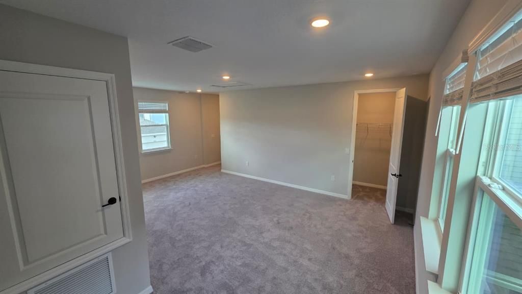 For Rent: $4,000 (5 beds, 4 baths, 3619 Square Feet)