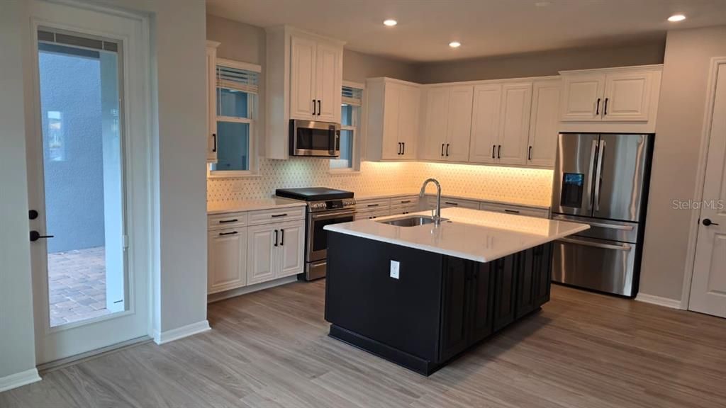 For Rent: $4,000 (5 beds, 4 baths, 3619 Square Feet)