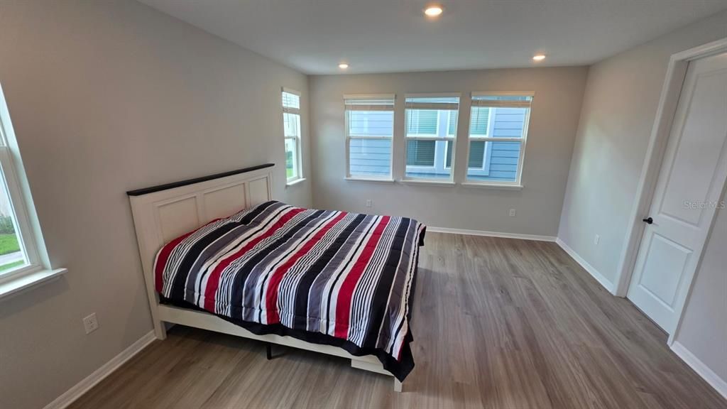 For Rent: $4,000 (5 beds, 4 baths, 3619 Square Feet)