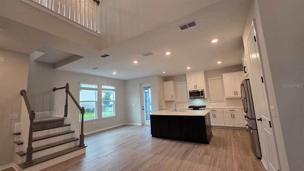 For Rent: $4,000 (5 beds, 4 baths, 3619 Square Feet)