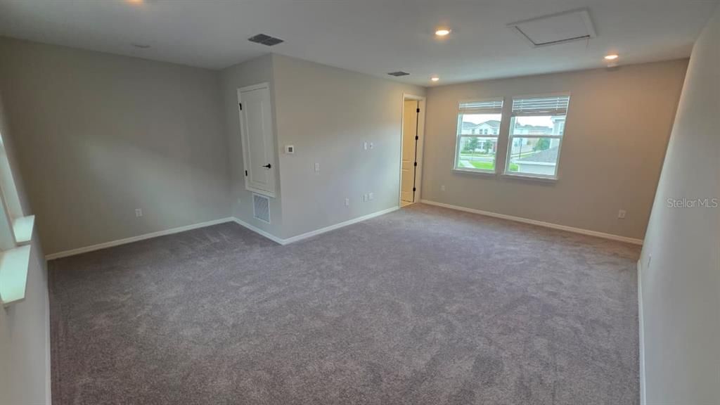 For Rent: $4,000 (5 beds, 4 baths, 3619 Square Feet)