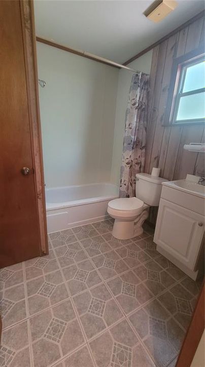 For Sale: $265,000 (2 beds, 2 baths, 1040 Square Feet)