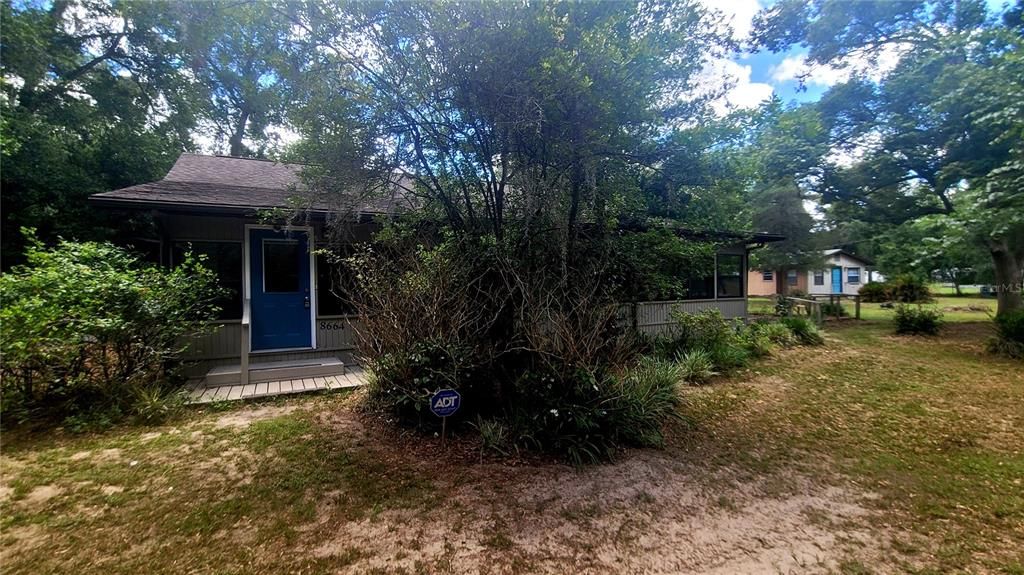 For Sale: $265,000 (2 beds, 2 baths, 1040 Square Feet)