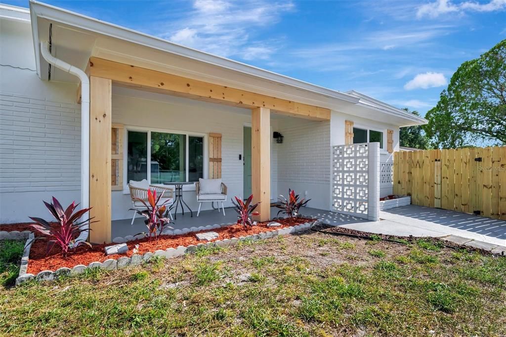 For Sale: $375,000 (3 beds, 2 baths, 1354 Square Feet)
