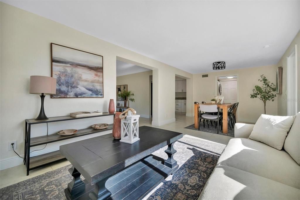 For Sale: $375,000 (3 beds, 2 baths, 1354 Square Feet)