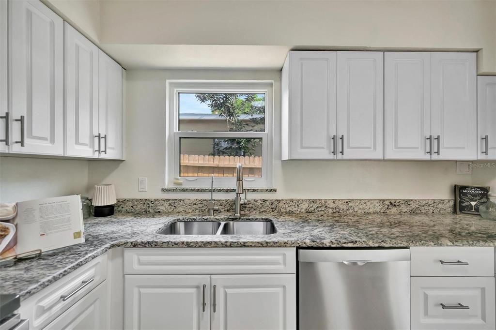For Sale: $375,000 (3 beds, 2 baths, 1354 Square Feet)