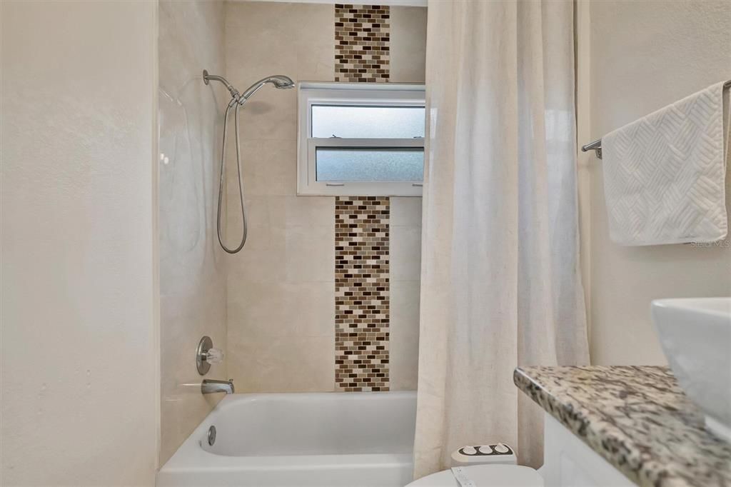 For Sale: $375,000 (3 beds, 2 baths, 1354 Square Feet)
