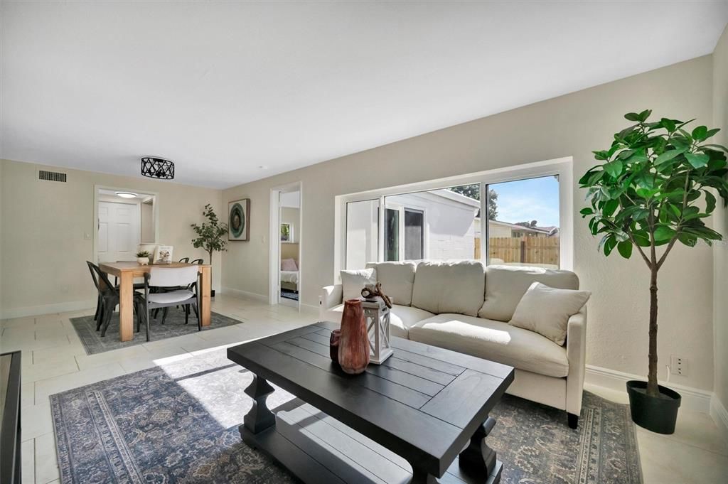 For Sale: $375,000 (3 beds, 2 baths, 1354 Square Feet)