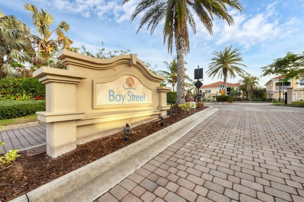 For Sale: $328,000 (3 beds, 2 baths, 1528 Square Feet)