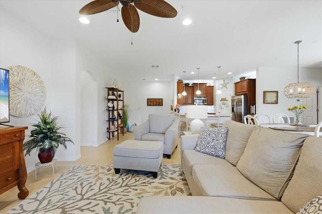 For Sale: $328,000 (3 beds, 2 baths, 1528 Square Feet)