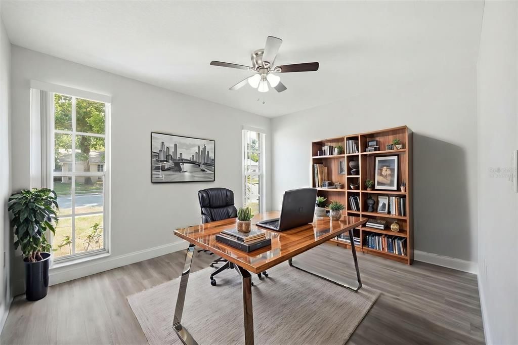 For Sale: $210,000 (2 beds, 1 baths, 906 Square Feet)