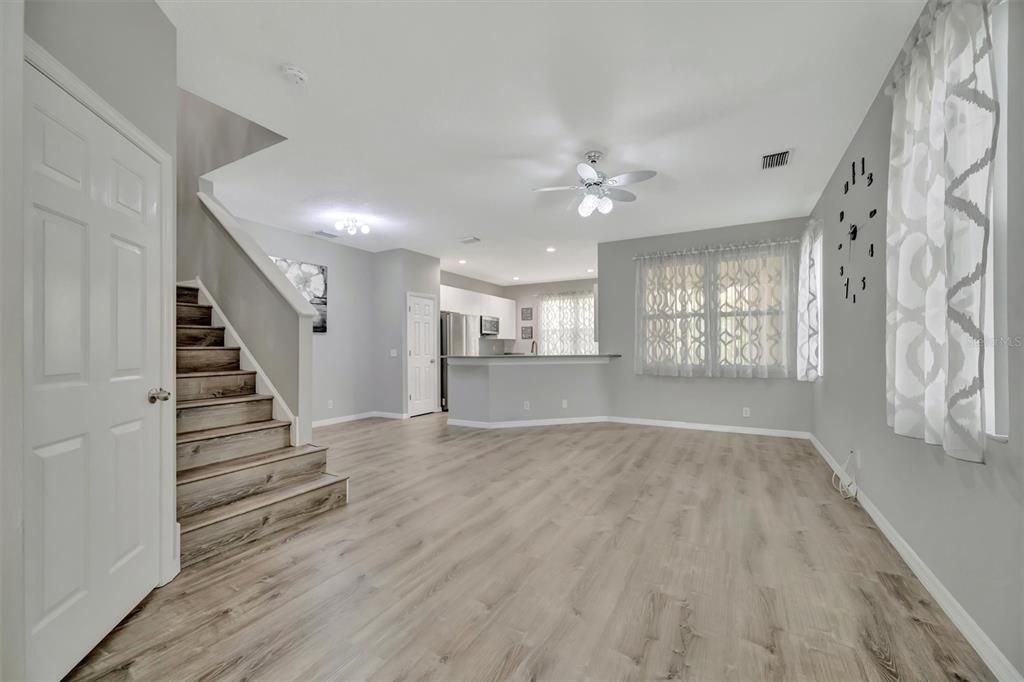 For Sale: $399,000 (3 beds, 2 baths, 1618 Square Feet)