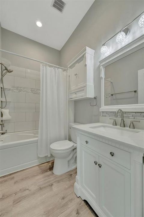 For Sale: $399,000 (3 beds, 2 baths, 1618 Square Feet)
