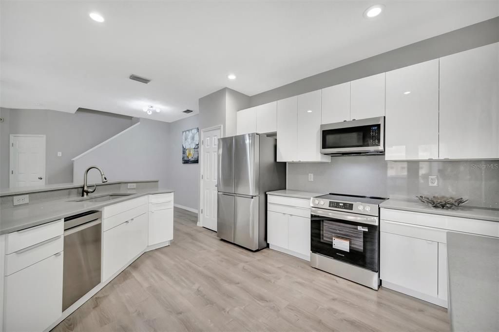 For Sale: $399,000 (3 beds, 2 baths, 1618 Square Feet)