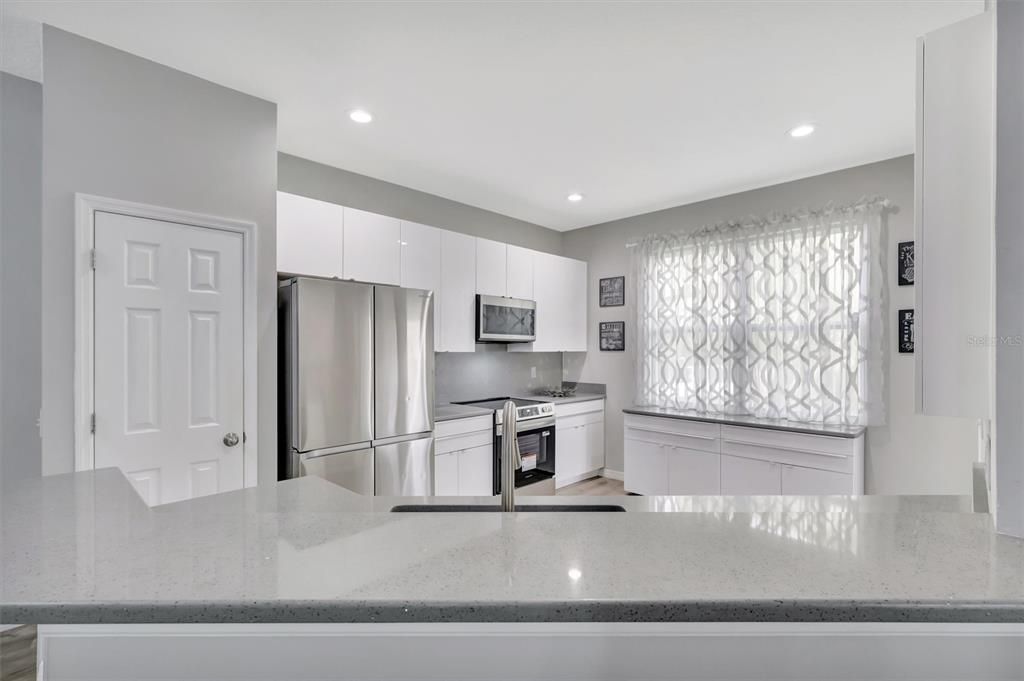 For Sale: $399,000 (3 beds, 2 baths, 1618 Square Feet)