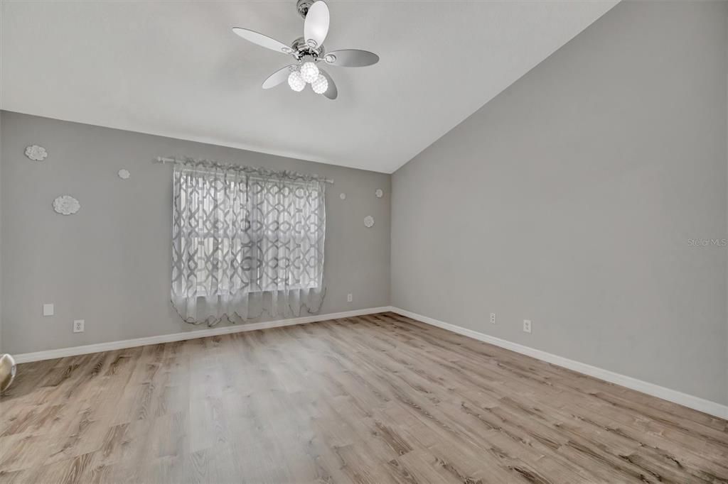 For Sale: $399,000 (3 beds, 2 baths, 1618 Square Feet)