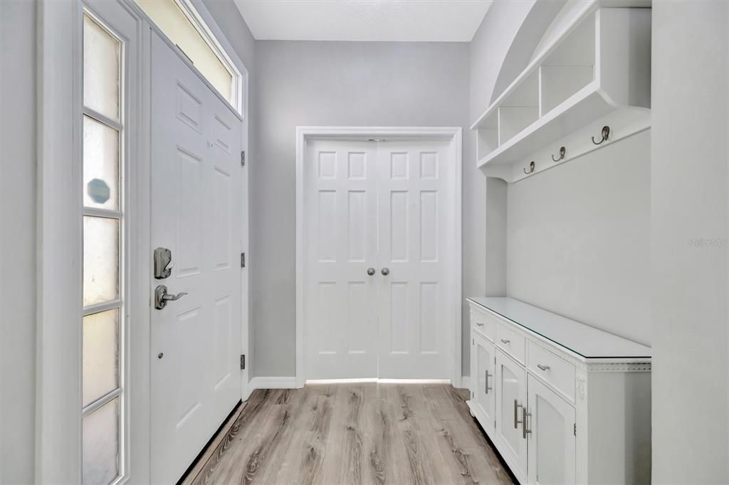 For Sale: $399,000 (3 beds, 2 baths, 1618 Square Feet)