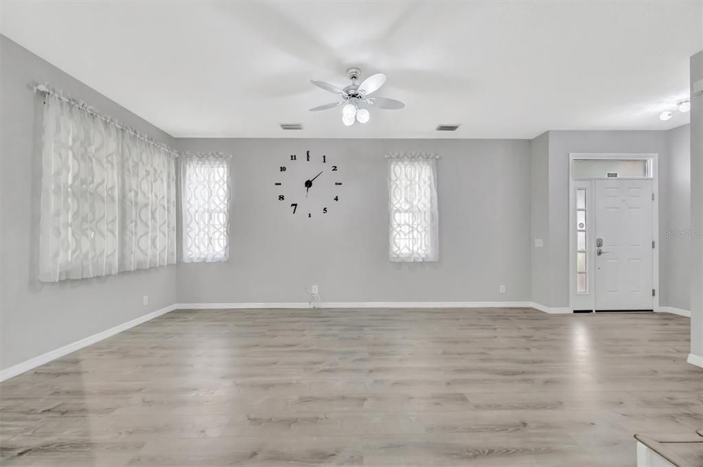 For Sale: $399,000 (3 beds, 2 baths, 1618 Square Feet)