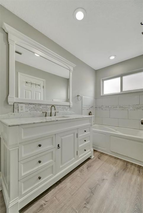 For Sale: $399,000 (3 beds, 2 baths, 1618 Square Feet)