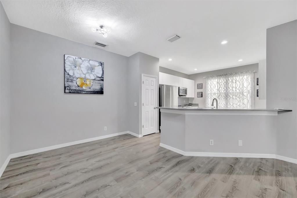 For Sale: $399,000 (3 beds, 2 baths, 1618 Square Feet)