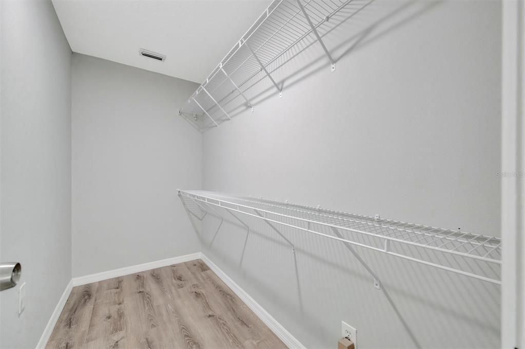 For Sale: $399,000 (3 beds, 2 baths, 1618 Square Feet)