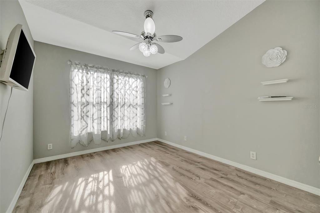 For Sale: $399,000 (3 beds, 2 baths, 1618 Square Feet)