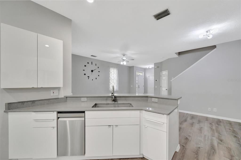 For Sale: $399,000 (3 beds, 2 baths, 1618 Square Feet)