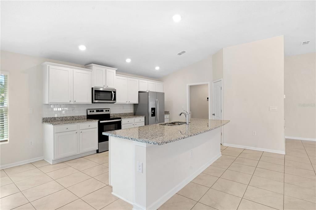 For Sale: $399,900 (4 beds, 3 baths, 2355 Square Feet)